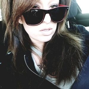 Meet your Posher, Lana